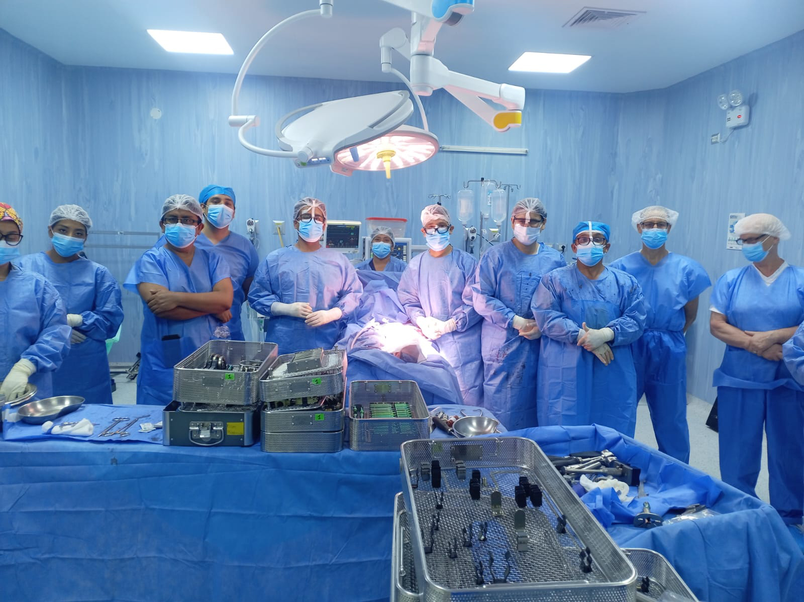 Orthopaedic surgeons in PETER BREHM anatomy workshop led by Dr. Rolando Suarez, Head of the Department of Orthopedics and Trauma Surgery at the Hospital Nacional Edgardo Rebagliati Martin, on February 18th in Lima.