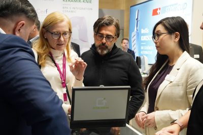 Besucher am unseren Stand bei DKOU2026